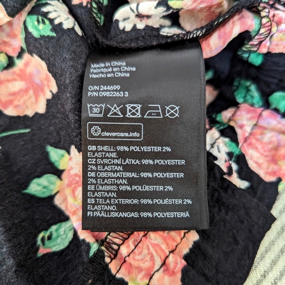 H&M Black Floral Puff Long Sleeve Crop Blouse - Picture 4 of 5